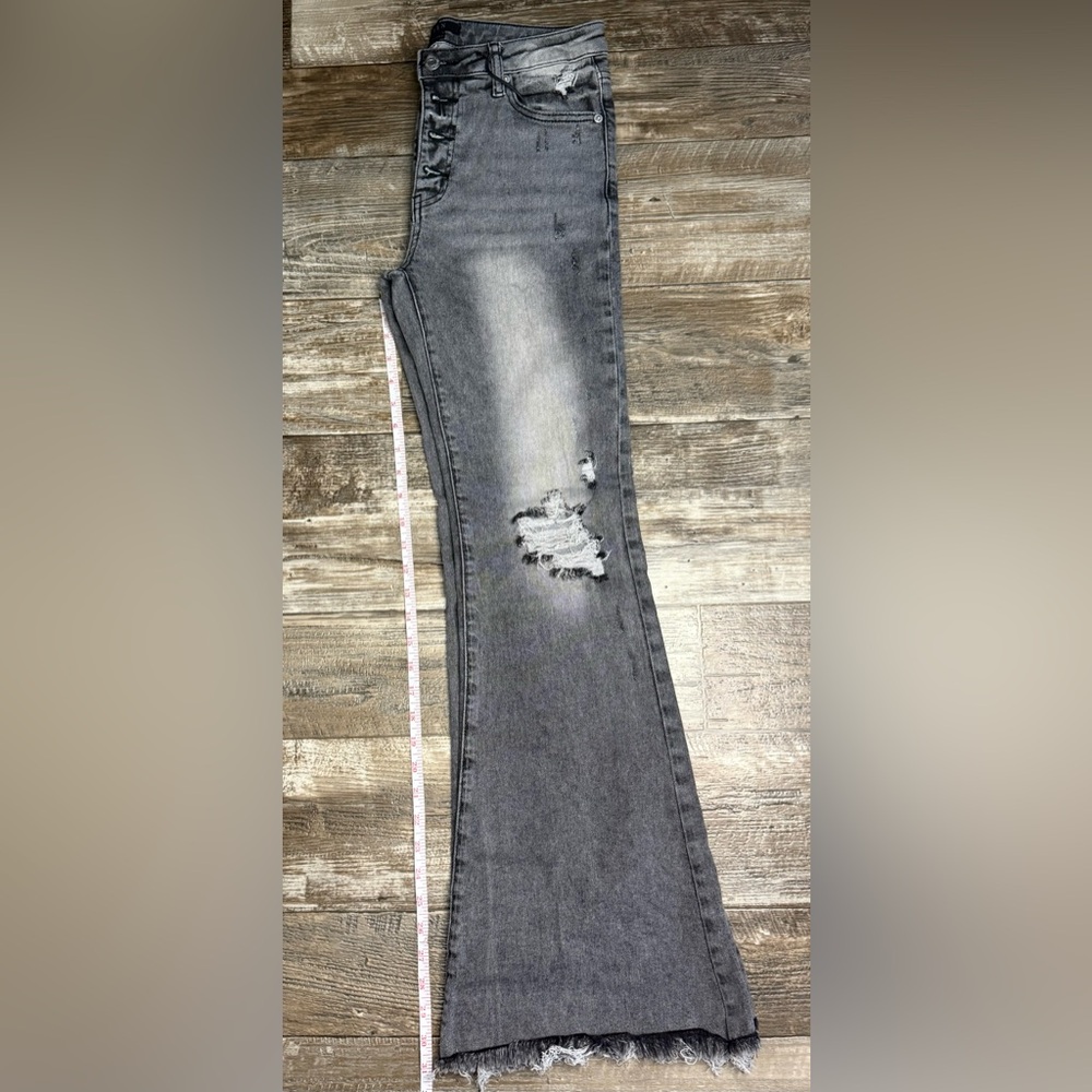 Risen  Flare Gray Women's distressed Jeans Size9/29 - Picture 2 of 9